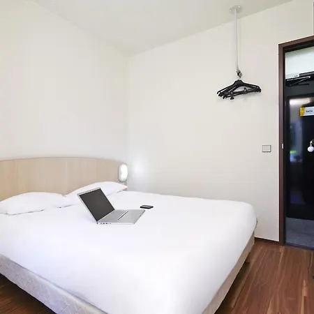 F1 Lyon Genay Hotel *