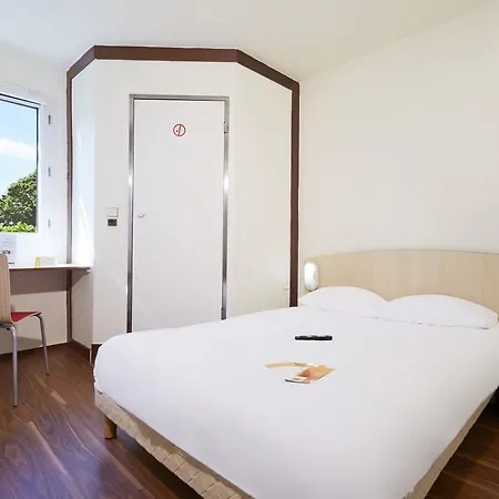 F1 Lyon Genay Hotel *