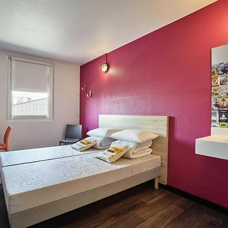 F1 Lyon Genay Отель *