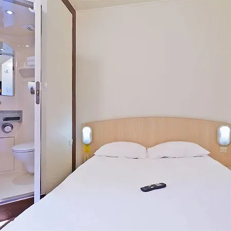 F1 Lyon Genay Hotel Massieux