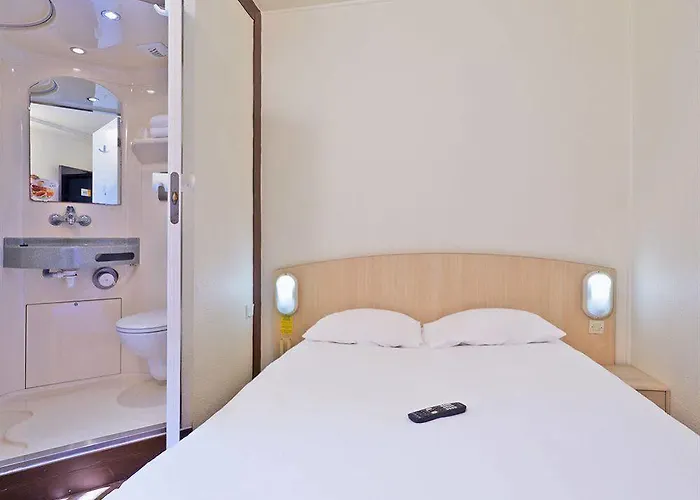 F1 Lyon Genay Hotel Massieux